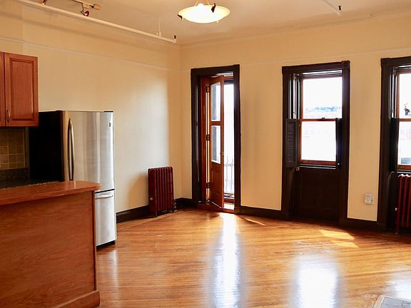 2nd image of 139 W 122nd St APT 3