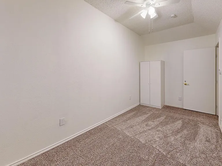 2609 Valparaiso Trl — Photo 7