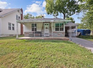 3675 High Dr, Saint Ann, MO