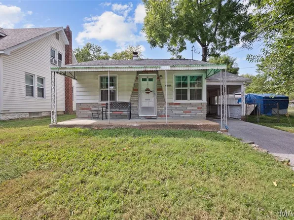 3675 High Dr, Saint Ann, MO 63074