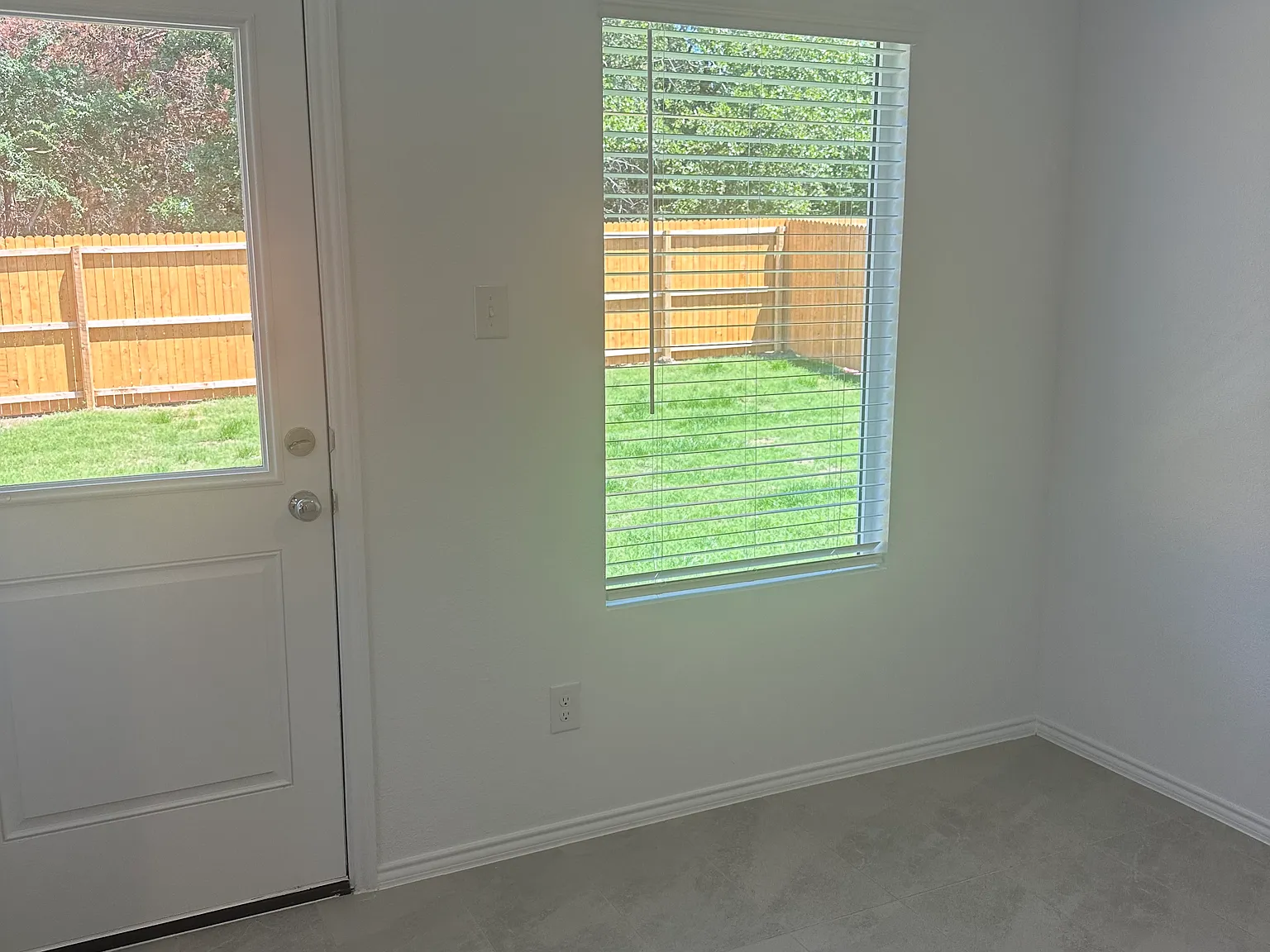 3 bed, 1260 sqft, $2,100 — Photo 3