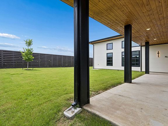3rd image of 3601 Sky Ridge Ln