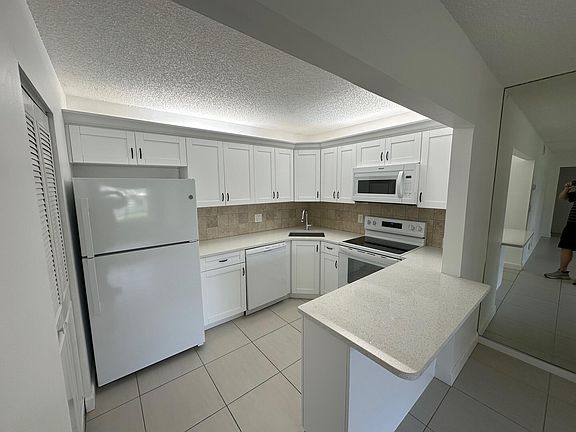 5th image of 3587 La Playas Court #A-1