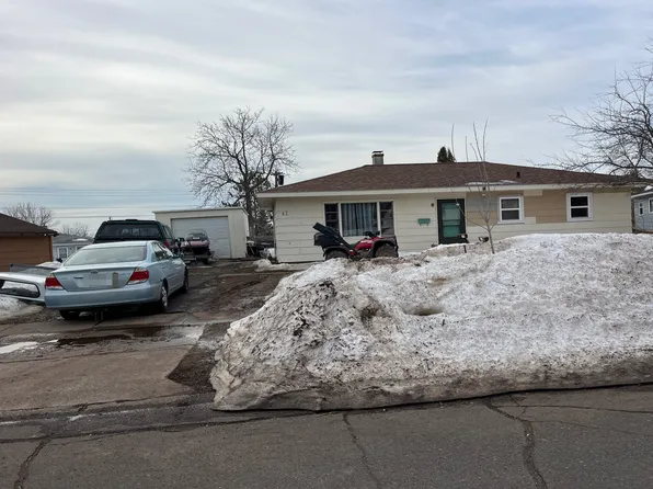 47 Edwards Dr, Silver Bay, MN 55614