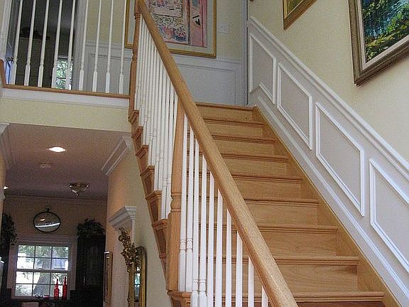 GORGEOUS MOULDINGS THROUGHOUT