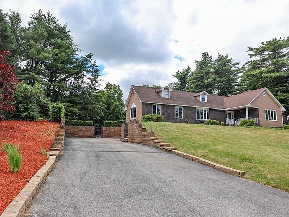 3rd image of 3 Mockingbird Lane