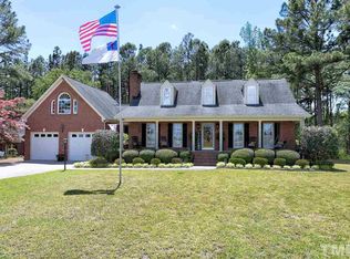 586 Oakridge River Rd, Fuquay Varina, NC 27526