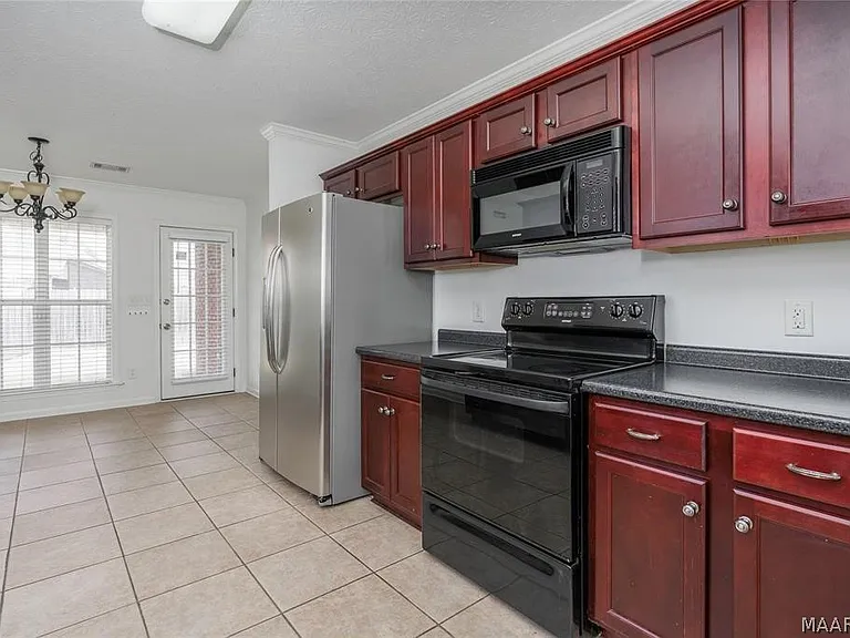 8725 Lindsey Ln — Photo 9