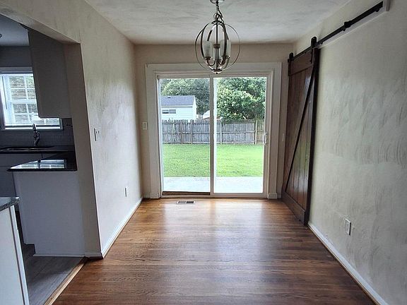 3rd image of 528 Jacqueline Ave