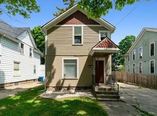 1009 Oak St, Kalamazoo, MI 49008