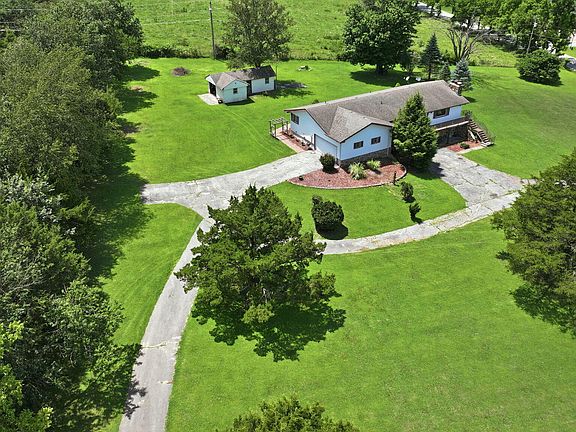 2nd image of 2028 E Mccracken Road