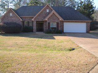 18 Pine Meadow Loop, Hattiesburg, MS 39402