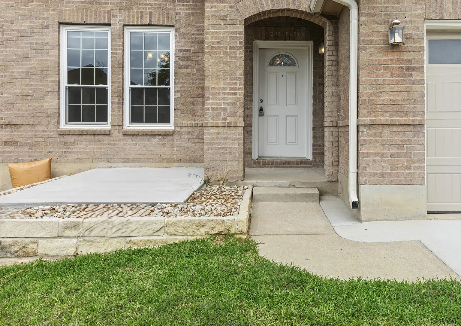 4 bed, 2.5 bath, 2924 sqft, $2,400 — Photo 4