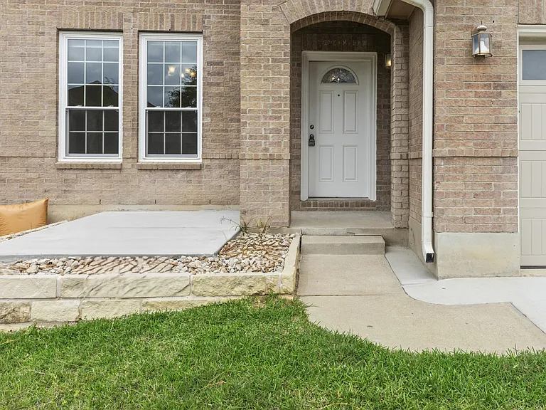 5621 Bedrock Dr — Photo 4