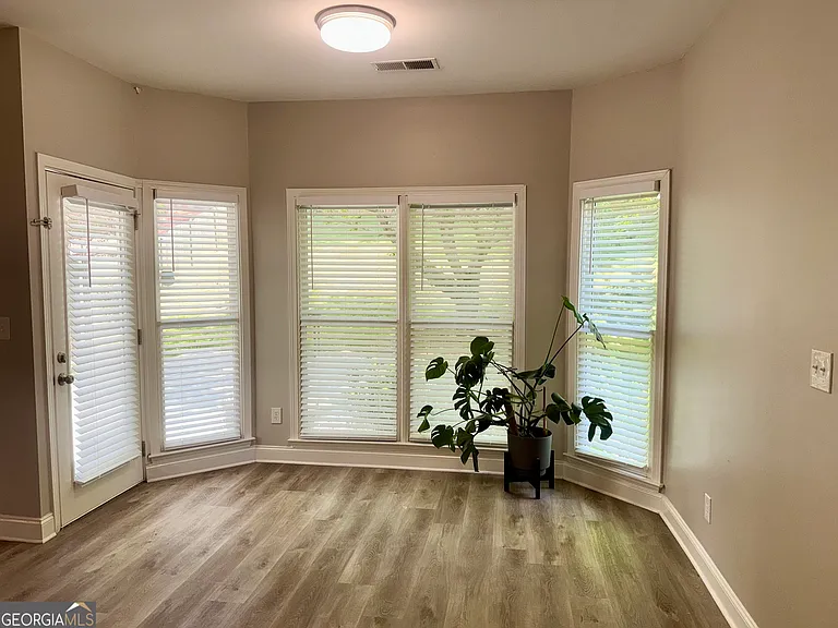 2887 Montview Dr SW — Photo 7