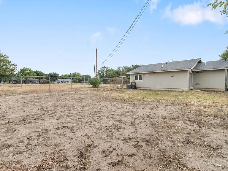 1523 Noble Oak Dr — Photo 7
