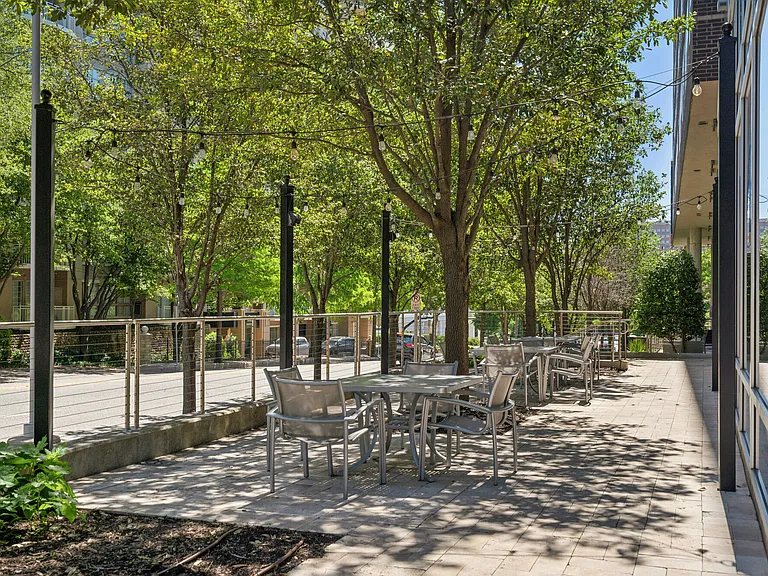 Gallery At Turtle Creek — Photo 39