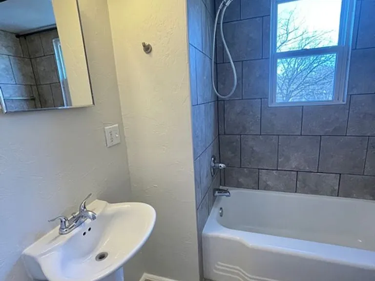 303 S Taylor St — Photo 8