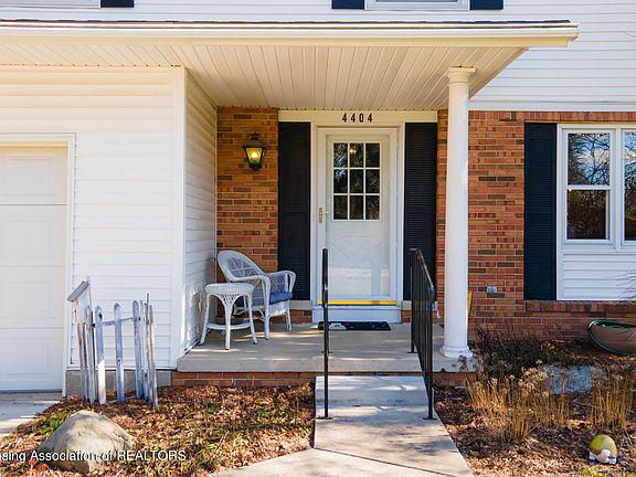 3rd image of 4404 Cherry Hill Dr