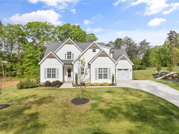 8469 Meadow Vista Dr, Lewisville, NC 27023