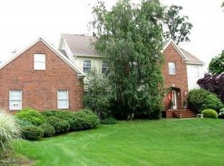 27 Manor Dr, Morristown, NJ 07960