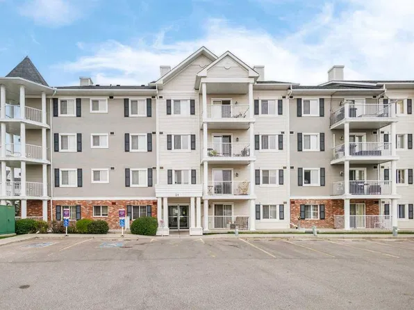 31 E Country Village Mnr NE #4301, Calgary, AB T3K 0T3