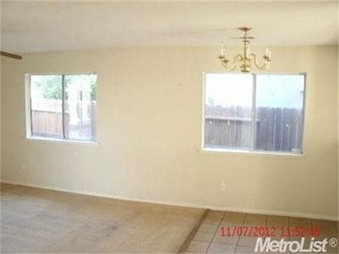 5th image of 1121 Cypress Hill Ln