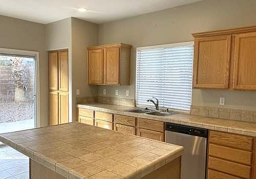 3rd image of 8554 Silverthorne Ct