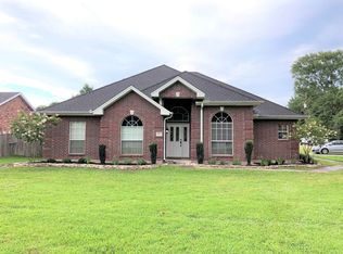 1020 W Chance Rd, Lumberton, TX 77657