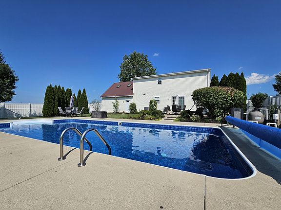 4th image of 15881 Lochard Rd