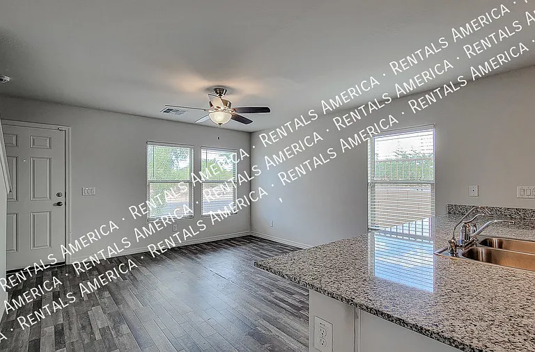 229 E Watson Pl — Photo 13