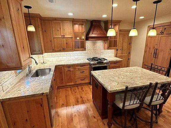 2nd image of 3173A Bellevue Ave