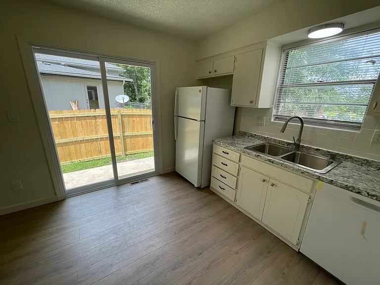 816-818 S Grant Ter — Photo 17