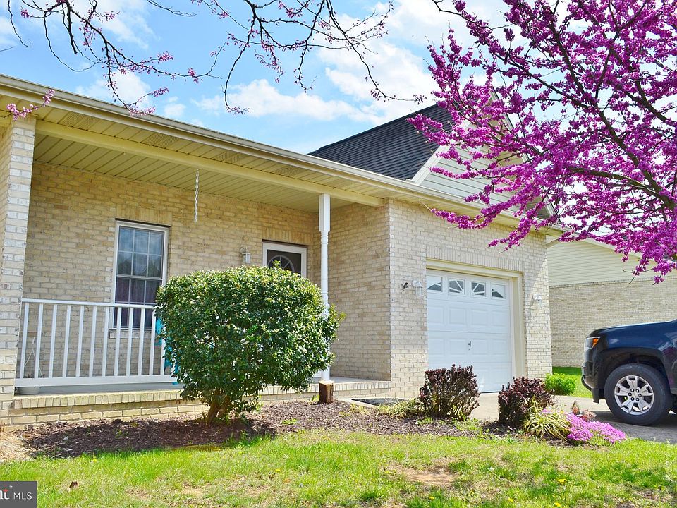 1st image of 672 Allegheny Cir