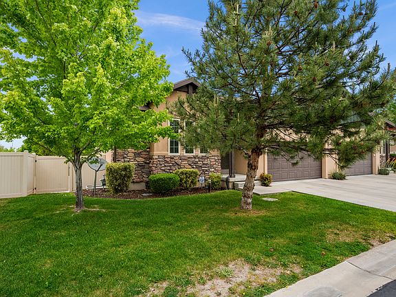 2nd image of 821 E Olivia Ct S