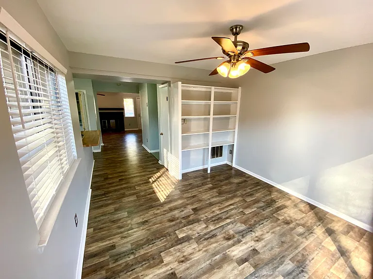 1116 N Green Dr — Photo 9