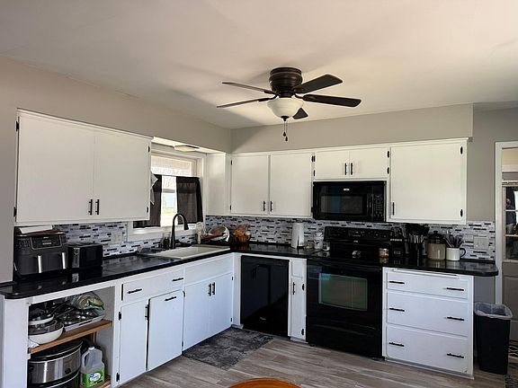 4th image of 1212 Kast Ave