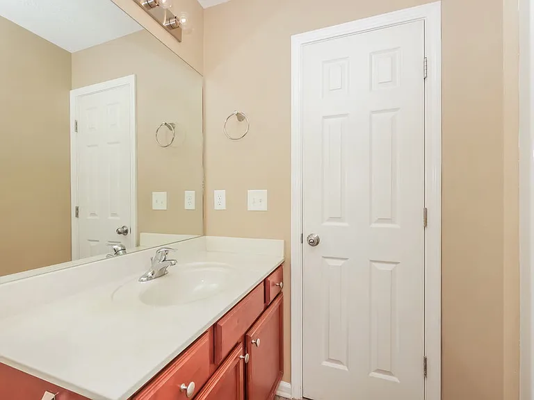 305 Sarna Dr — Photo 15