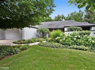 2090 Painters Lake Rd, Highland Park, IL 60035
