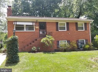 13828 Greenwood Dr, Woodbridge, VA 22193
