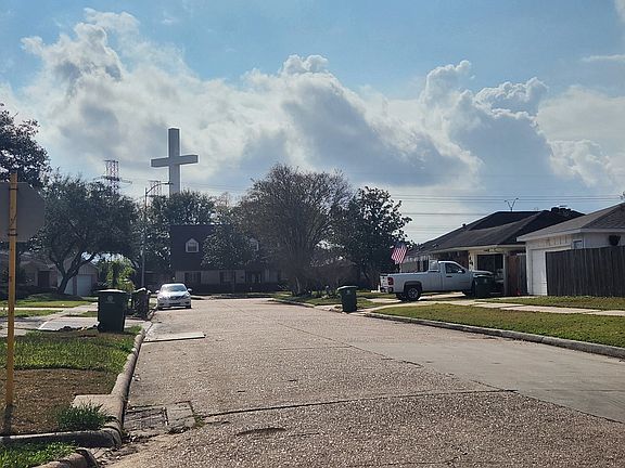 5th image of 12107 Kirkbriar Dr