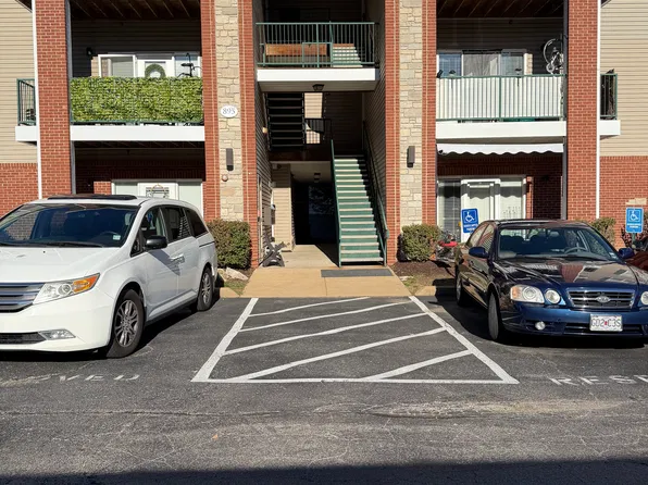895 Forest Ave APT 103, Valley Park, MO 63088