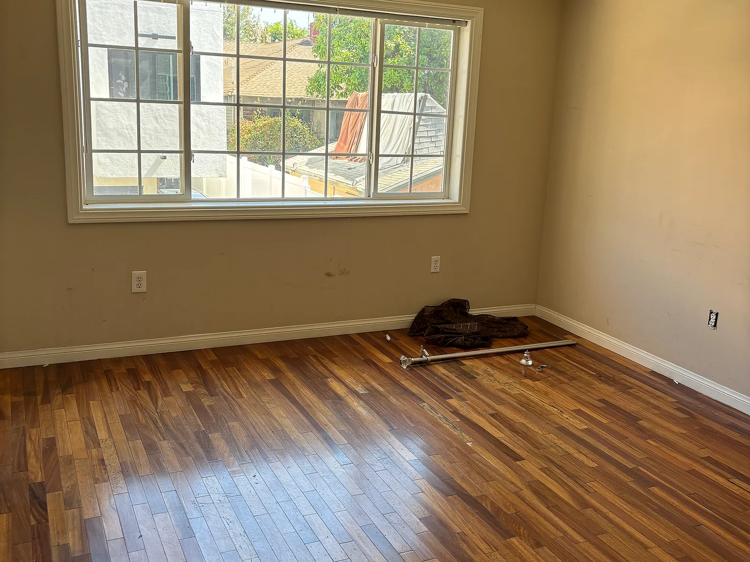 2 bed, 800 sqft, $3,100 — Photo 3