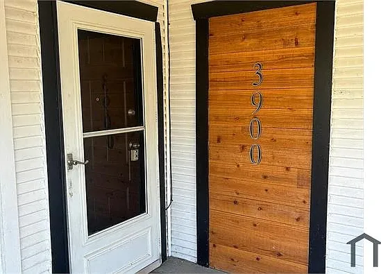 2 bed, 1000 sqft, $1,700 — Photo 2