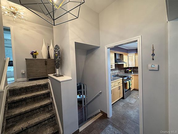 4th image of 14 Townsend Place