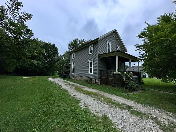 2nd image of 207 Cottage St
