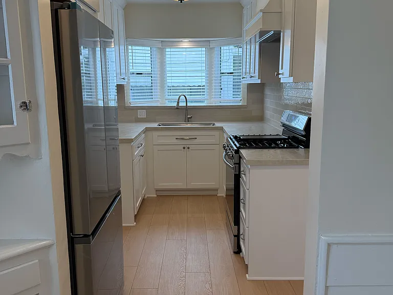 617 W Glenoaks Blvd #617 — Photo 8