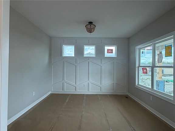 4th image of 830 Reed Dr