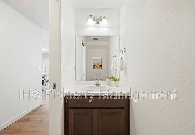 4732 W Quinault Ave — Photo 6