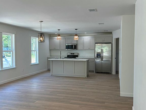 5th image of 124 Albert Davis Rd